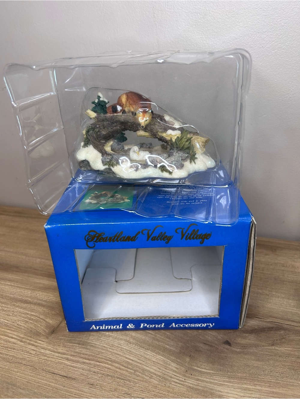 Vintage Blue and White Heartland Valley Village Animal & Pond Accessory